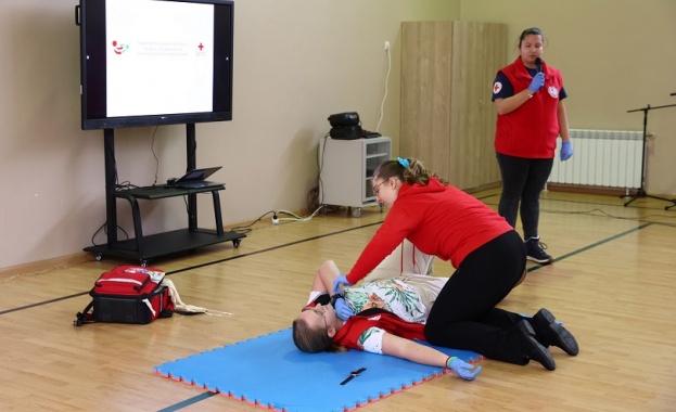 Близо 80 000 лв ще получат 62 деца пострадали при