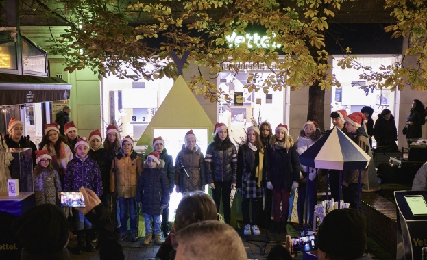 Yettel събужда празничния дух с вълшебна коледна гора с награди в София и Пловдив  