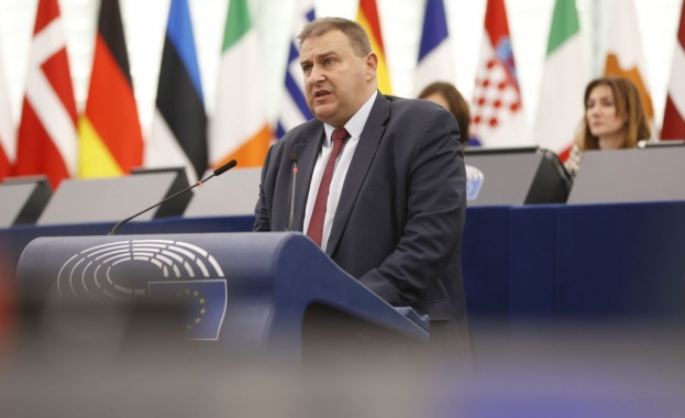 Несправедливите двойни стандарти които оставиха България и Румъния извън Шенген