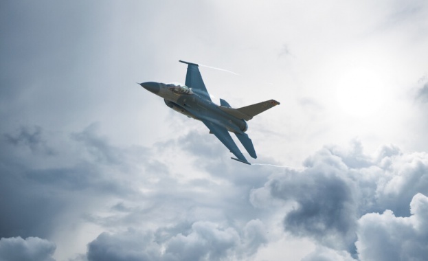 България е превела първата вноска за вторите осем изтребителя F-16.