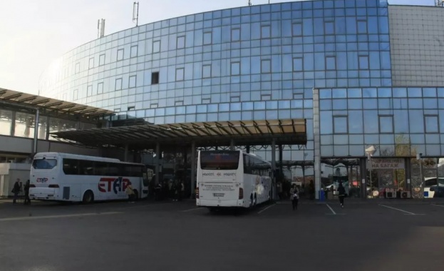 Автобусни превозвачи осигуряват за коледните празници допълнителни автобуси по няколко