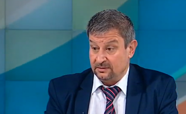 Синдикат Образование предлага да се въведат помощник учители за деца със