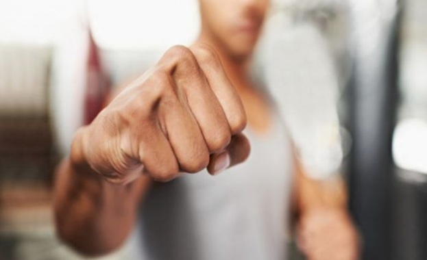 28 годишен мъж нападна с удари 23 годишната си приятелка в Благоевград