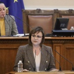 Нинова: Говорите празни приказки, а не искате да подкрепите законите на БСП за мигрантите