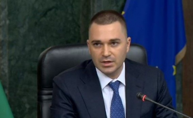 По няколко обвинения са повдигнати на двамата полицаи свързани с