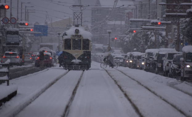 Най малко 8 души са загинали а повече от 40 са
