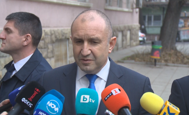 Ветото на оръжията за Украйна е абсолютно безпредметно каза президентът