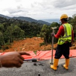 Броят на загиналите при наводнения и свлачища в Югоизточна Азия надхвърли 500 души