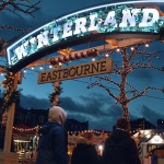 "WinterLand" представя над 170 светещи инсталации на животни, цветя, дървета в парк "Възраждане" в София