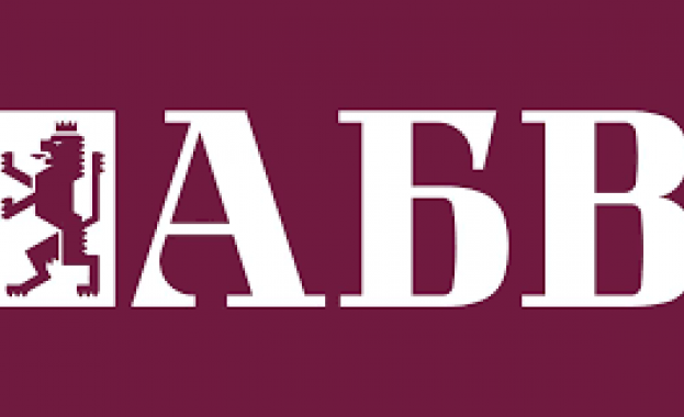 По покана на най голямата руската парламентарно представена партия Единна Русия