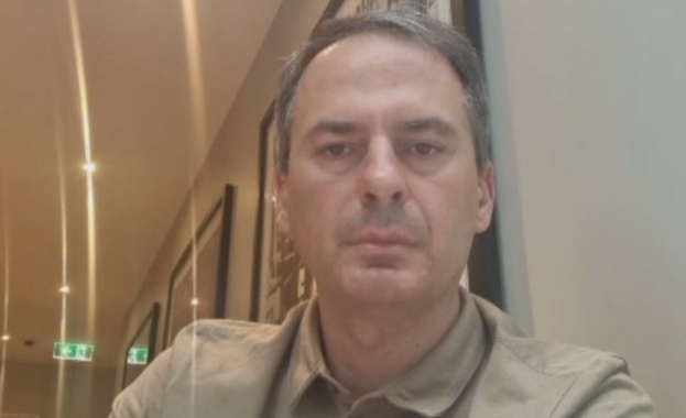 Журналистът Христо Грозев призна, че се чувства заплашен да се прибере в България