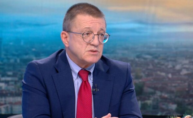 Христо Грозев е потърсен от българските институции не лично от