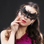 Човек е най-малко себе си, когато говори от свое име...