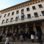 Опашки се извиха пред БНБ заради възпоменателна монета за Христо Ботев
