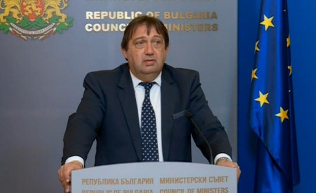 От първите дни когато започна работа служебният кабинет това което