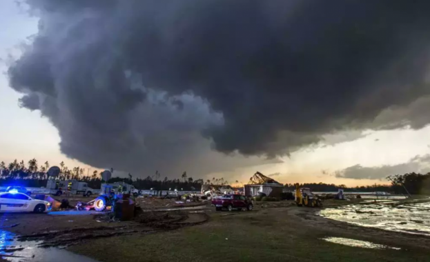 Торнадо причини значителни разрушения в Мисисипи