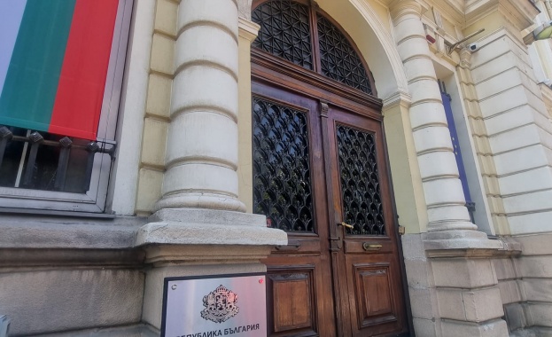 Над 70 от тях са регистрирани и извършват дейност извън