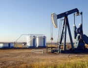 Петролът може да поскъпне до 100 долара за барел заради ескалацията в Близкия изток