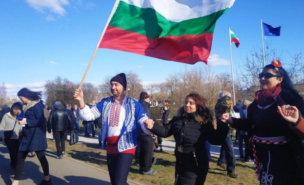 Общо 125 394 българи празнуват имен ден на Йордановден сочи