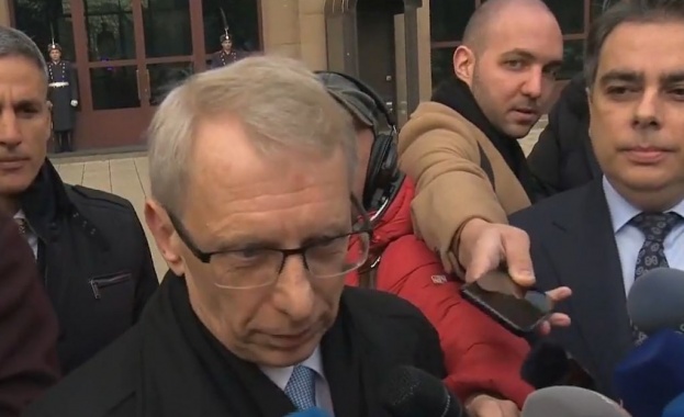 Номинираният за премиер от ПП акад Николай Денков върна на