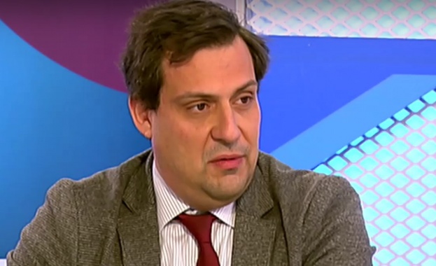 Цените на горивата вървят надолу това каза Светослав Бенчев от