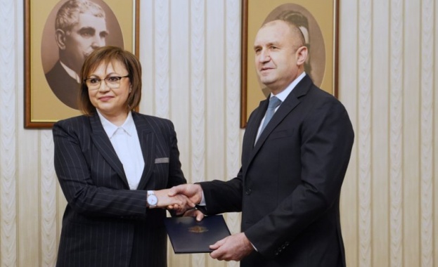 Президентът Румен Радев връчи третия мандат на "БСП за България"