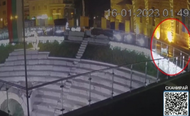 Видео показва момчета, счупили стъкло от парапета на Римския стадион в Пловдив