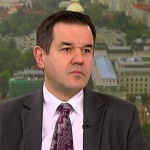 Никола Стоянов: Трябва да свием сивия сектор и да пестим от държавната администрация