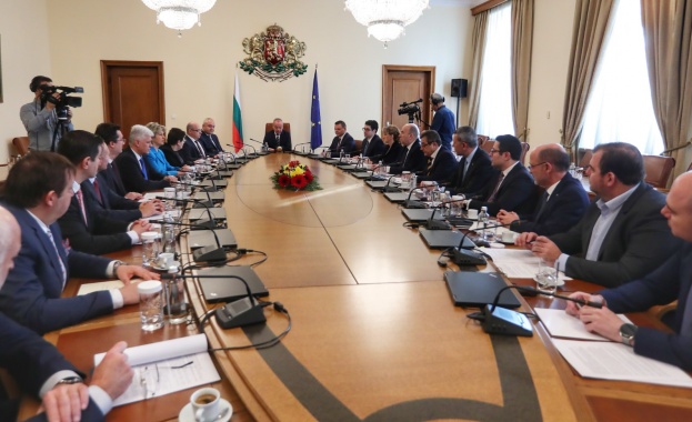 Служебният кабинет обърна темпа на инфлацията въпреки рекордно високите нива