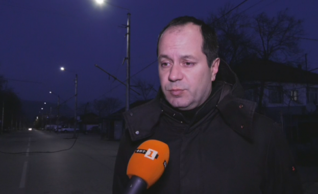 Във Враца вчера вилня ураганен вятър и нанесе сериозни щети