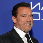 Запомнете, че не можете да се покатерите по стълбата на успеха...