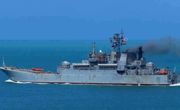 Руски разузнавателен кораб патрулира край бреговете на Хаваите но засега