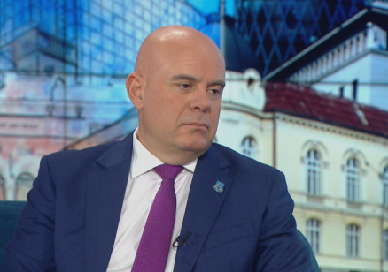 Иван Гешев: Всички в съдебната власт са "клекнали на политиците"