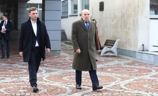 Външните министри на България и Република Северна Македония Николай