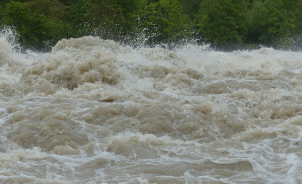 Щетите от наводненията, причинени от проливните дъждове в Словения, ще