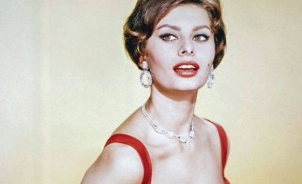 Жената, която е твърдо убедена в своята красота...