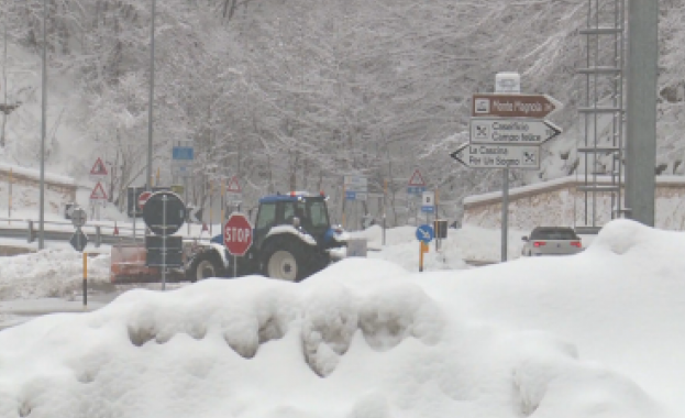 След необичайно топлото време в Европа студена вълна започна да