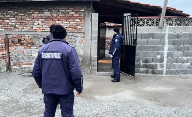 Специализирана полицейска операция в Бургас Акцията се провежда в бургаския квартал