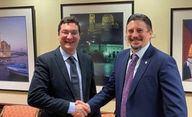 По време на визита във Вашингтон министърът на правосъдието Крум