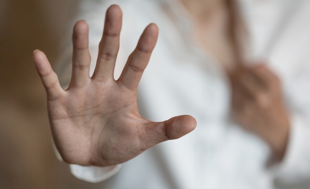 73 годишна жена е била нападната и изнасилена в дома си