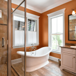 Параванът за баня: Бюджетното и практично решение за всяка баня 