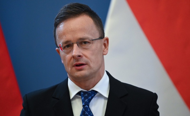 Унгарският външен министър Петер Сиярто днес обвини Запада че е