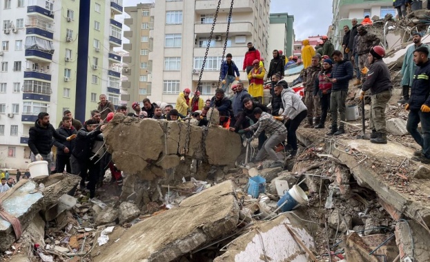 Жертвите на земетресенията в Турция и Сирия вече са над