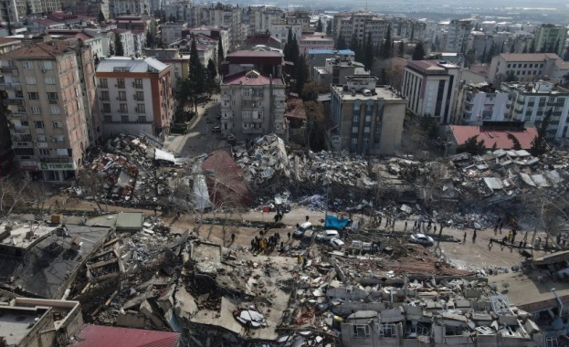 Поредно чудо със спасени в Турция след разрушителните земетресения от
