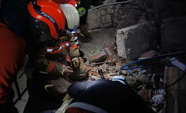 Екипът от 33 ма души български доброволци които помагаха в издирванията