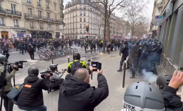 963 000 души излязоха на протести срещу пенсионната реформа във