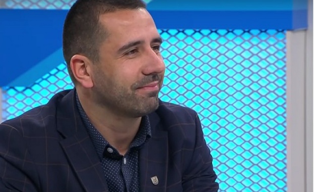 Явно ръководството дели нашата партия на по близки по далечни и опозиционери