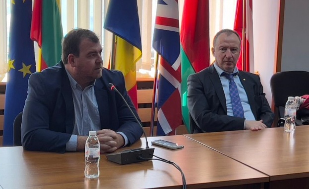 Министърът на земеделието Явор Гечев участва в отбелязването на една