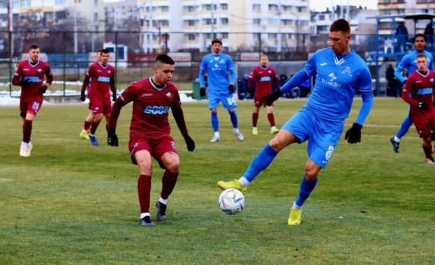 Отборът на Левски победи Струмска слава с 3 0 в контролна