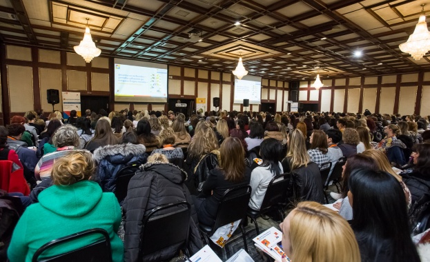 Над 400 учители и директори от цялата страна присъстваха на